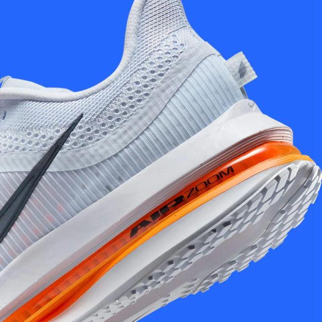Nike跑鞋把能给的都给足了qy体育球友会配置诱人！这双(图6)