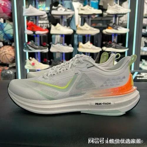 ：从国际标杆到国货之光这样选不踩坑2025年年度缓震跑鞋Top10(图7)